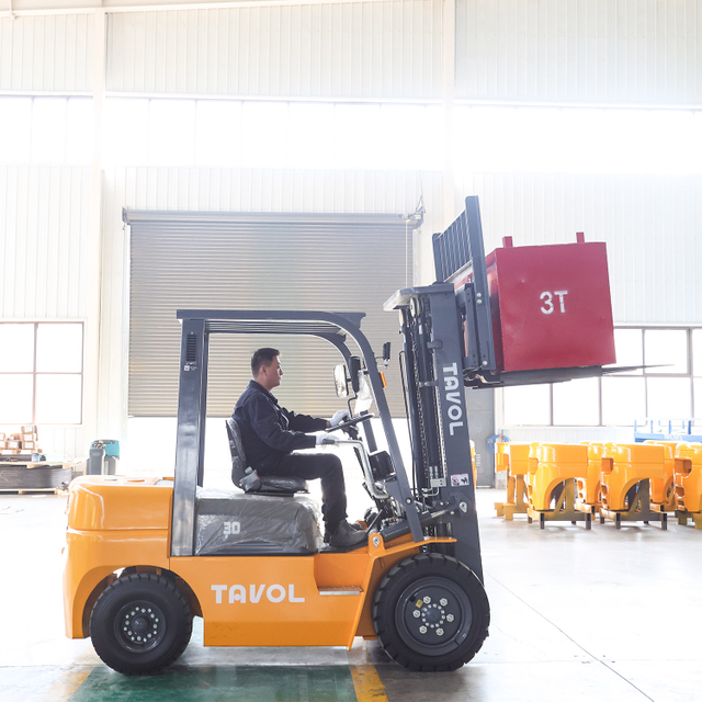 Tavol Diesel Forklift Comes with 3T Load Capacity 