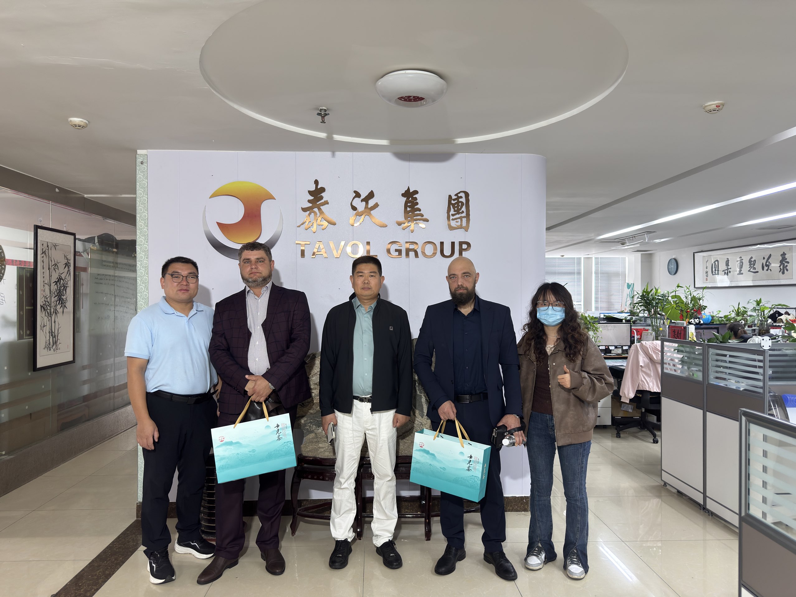Russian Customers Visited TAVOL Group's Factory