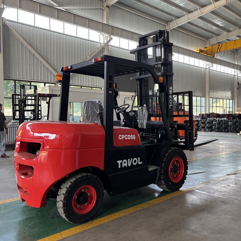 China manufacturer 5 Ton Internal Combustion Diesel Forklift