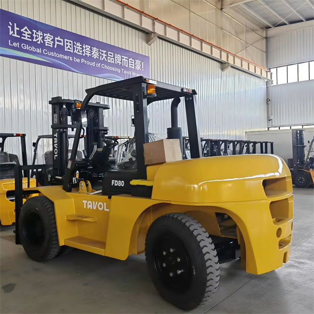 8T Diesel Powered Forklift For Cargo Transportation