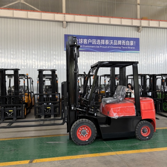 Tavol Warehouse Forklift Price Red Color 2T 3m Mast Diesel Forklift Truck