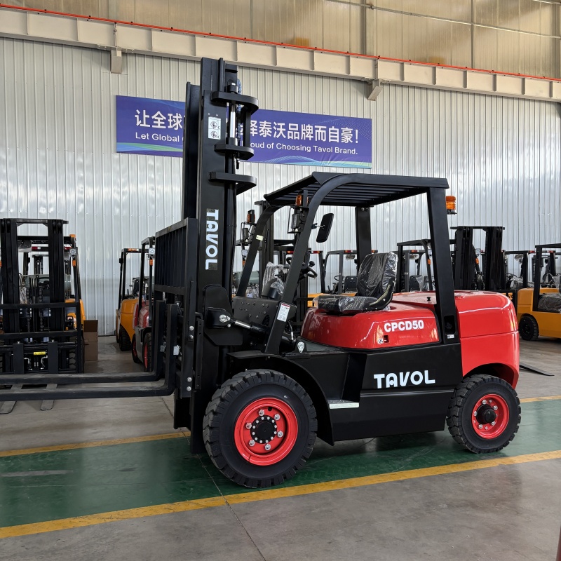 China manufacturer 5 Ton Internal Combustion Diesel Forklift
