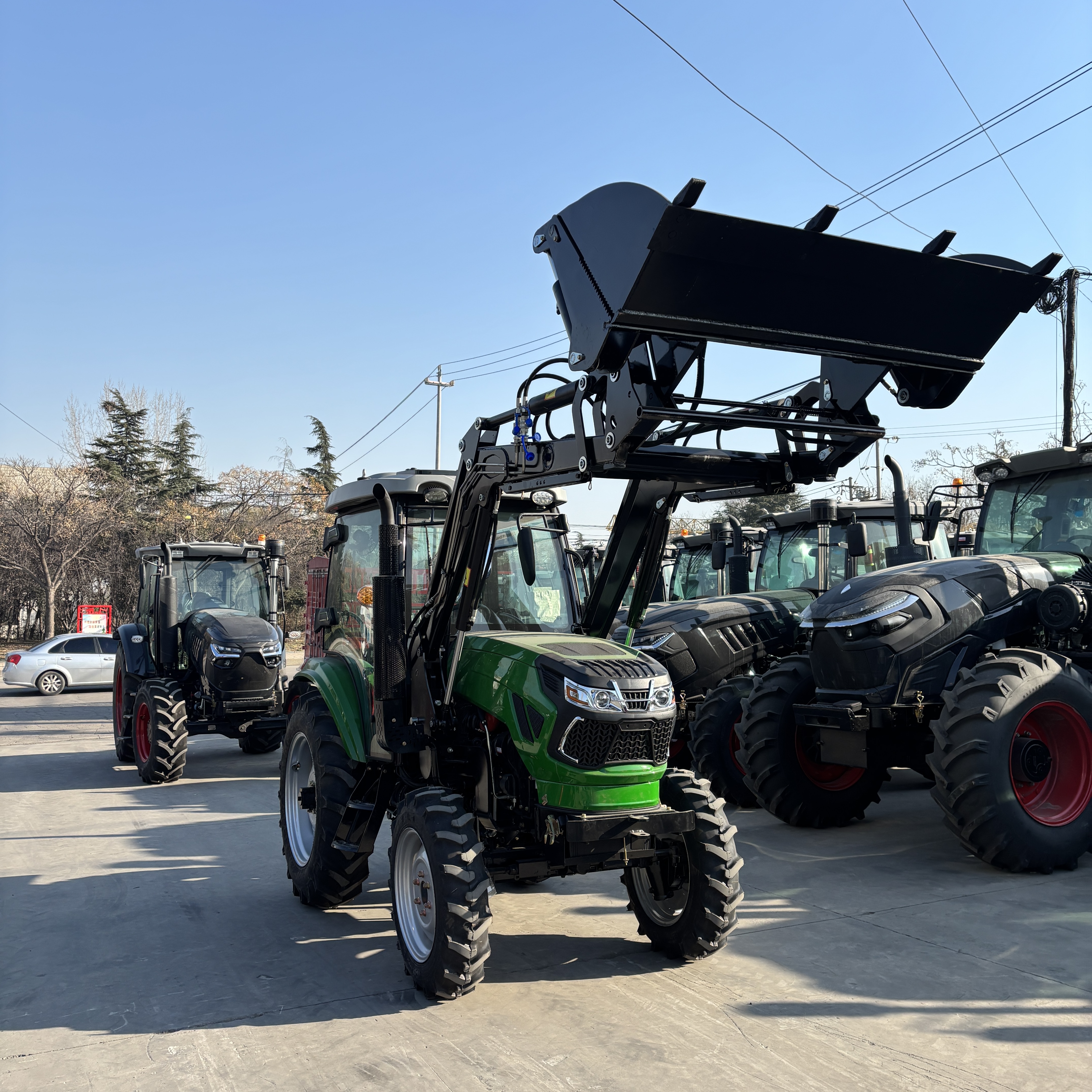 4 Wheel Drive Agricultural Tractor Tavol 70hp Tractor with Front Loader 