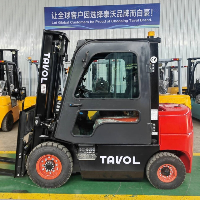 Warehouse Price 2.5Ton Diesel Forklift Truck with Cabin