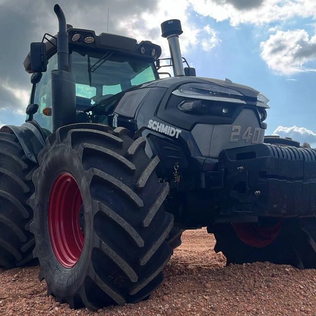 Tavol Farm 240hp 4wd Wheel Agricultural Tractor with Air Conditioning
