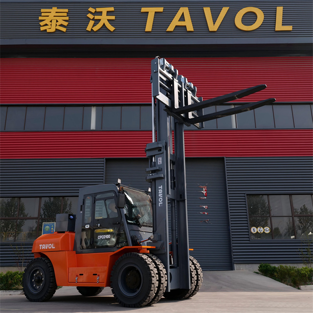 Heavy Duty 10T Diesel Forklift Customizable And Equipped With Cabin