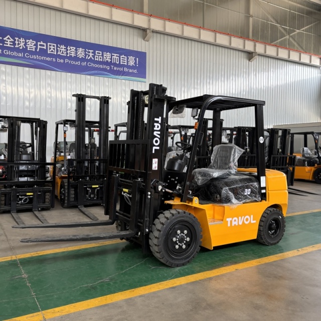 Warehouse Price Tavol Hot Sale 3T Diesel Forklift Truck