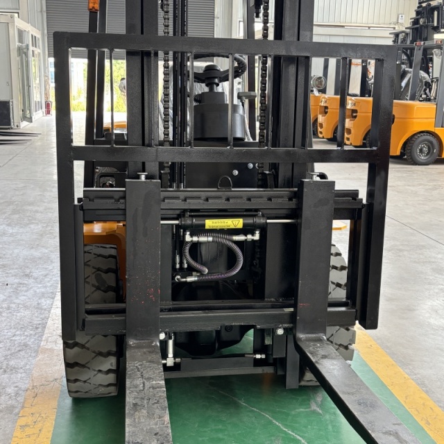Tavol Hot Sale Yellow Color 3T Diesel Forklift with Side Shift