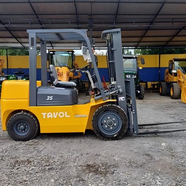 3Ton Compact Electric Forklift with Advanced Maneuverability