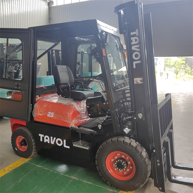  2T 2.5T Lifting Diesel Forklift Truvk with Cabin