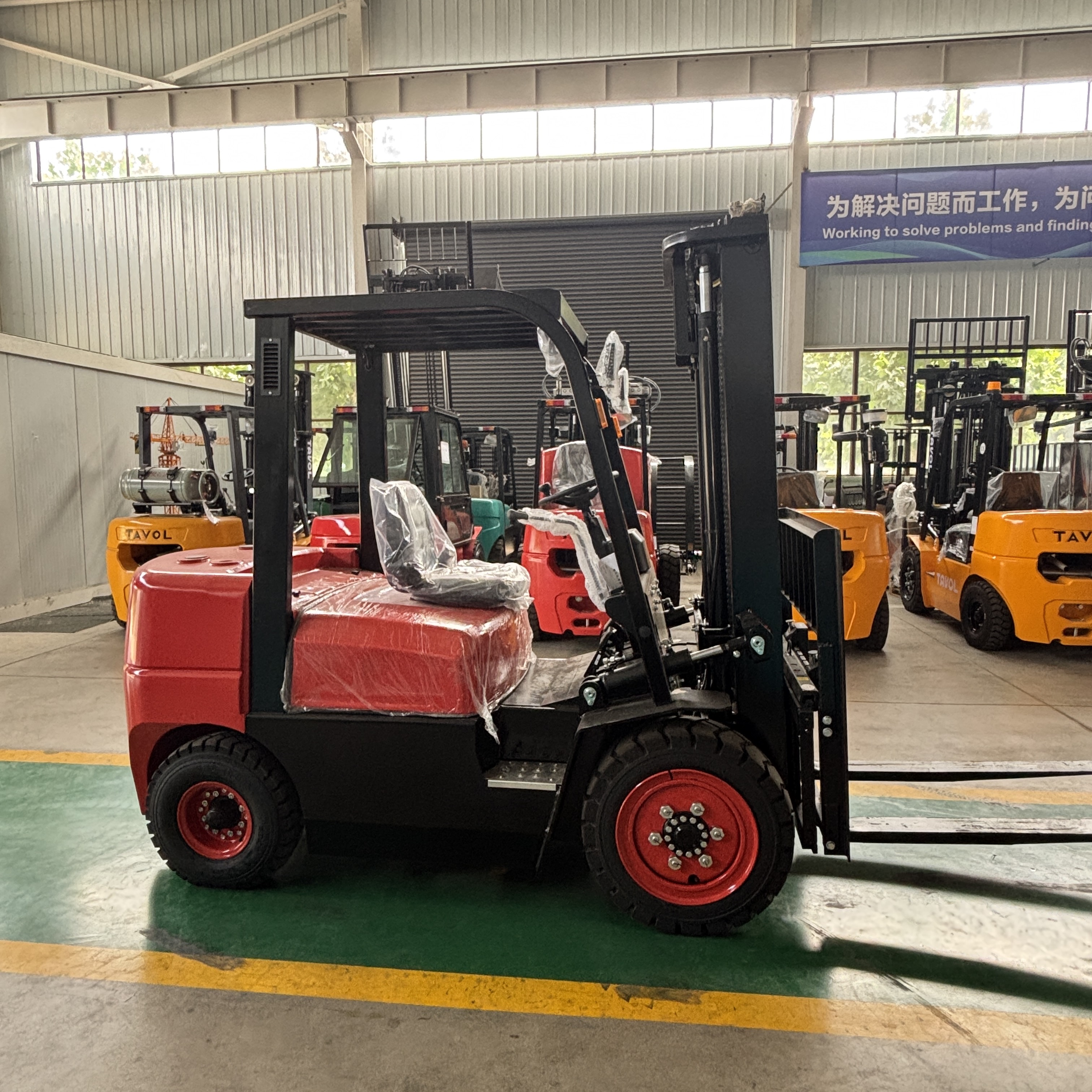Tavol Warehouse Price 3T Diesel Forklift Truck