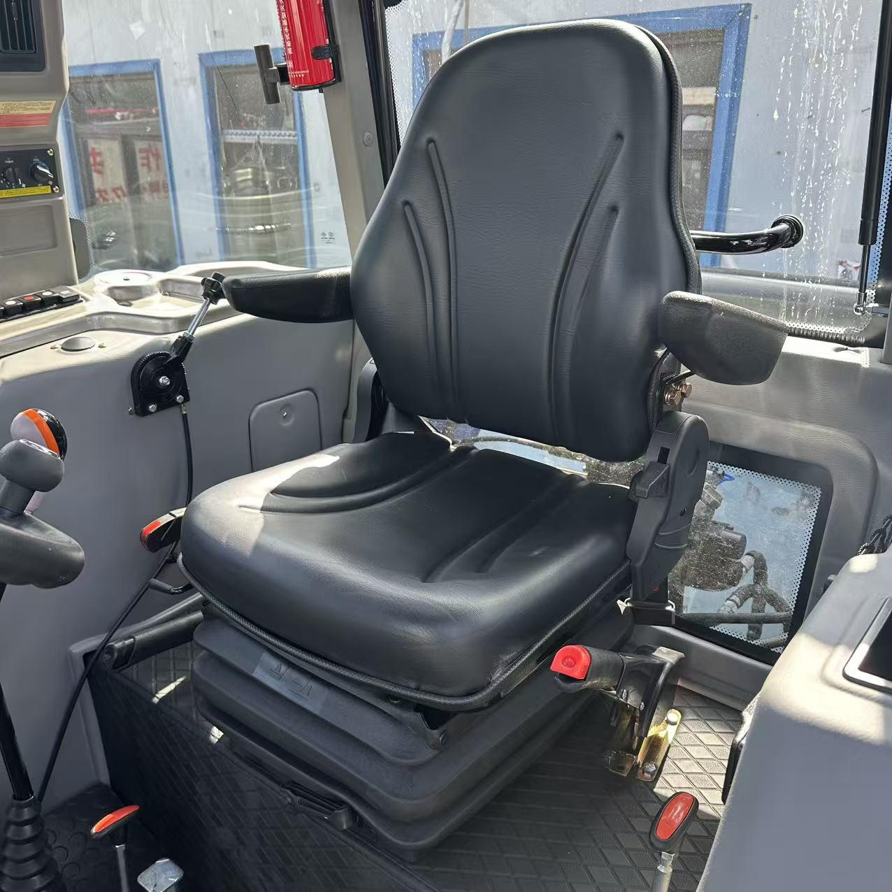 Tractor Shock-absorbing seat