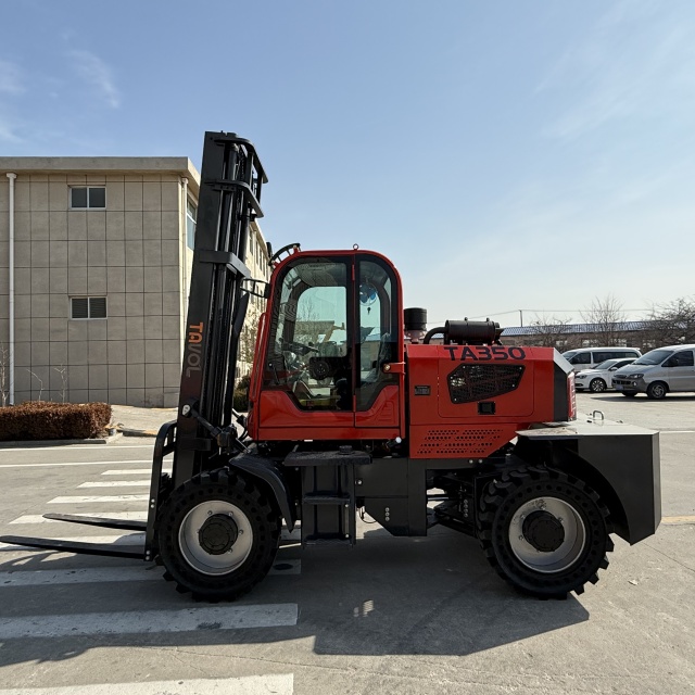 Tavol Hot Sale 3.5Ton Off-road Diesel Forklift