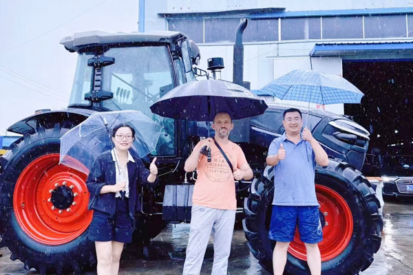 Customer case of electric farm tractor