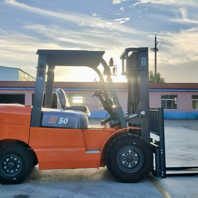 Tavol Warehousing and Logistics Tool 5T Diesel Forklift Truck