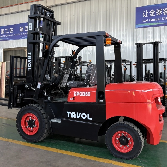 Tavol Reliable 5T Diesel Forklift Truck with Side Shift and Fork Positioner from China manufacturer 