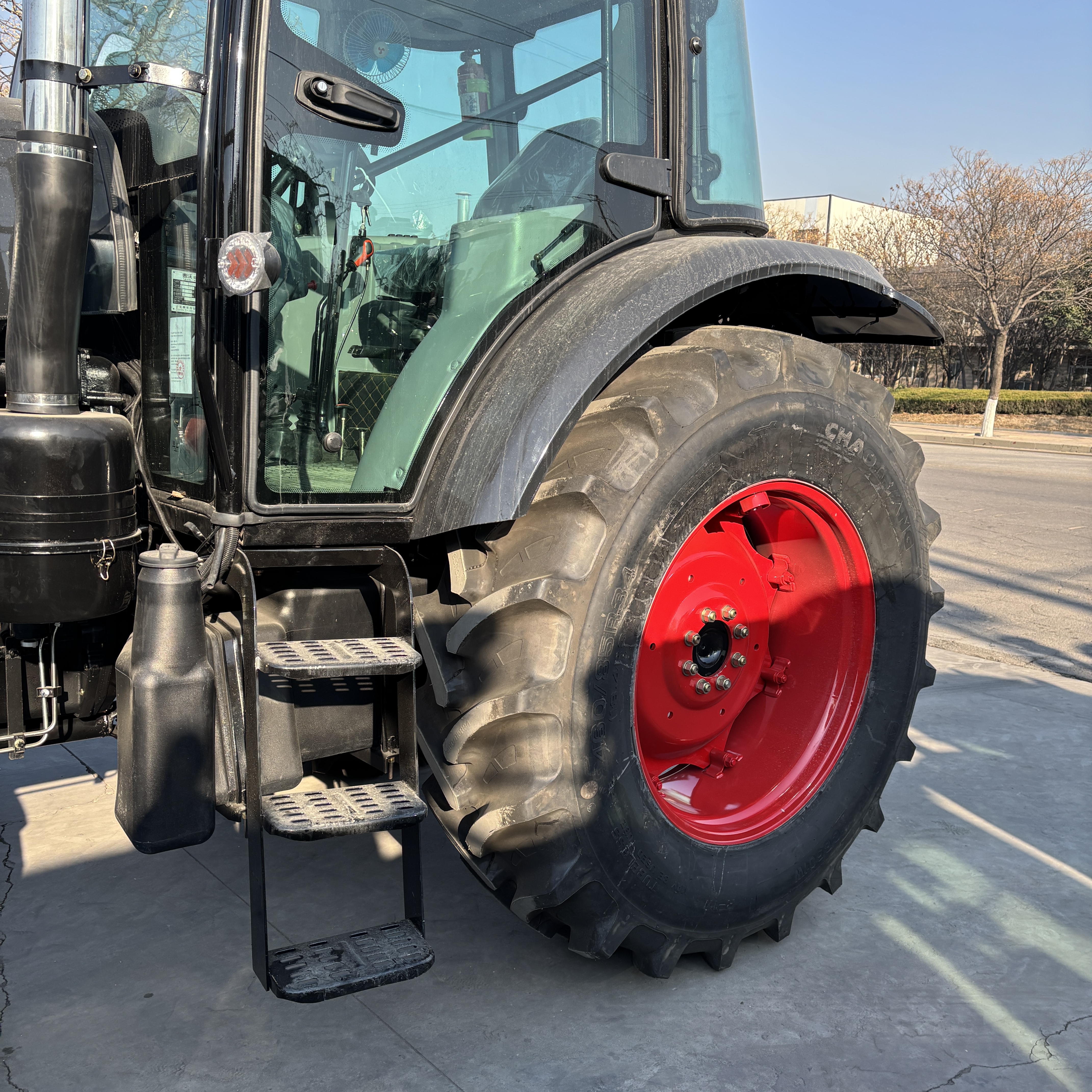 Agricultural Machinery Large 130hp Farm Wheel Tractor