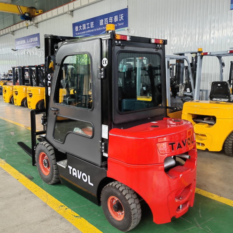 2.5Ton Versatile LPG Forklift with Carton Clamp Attachment