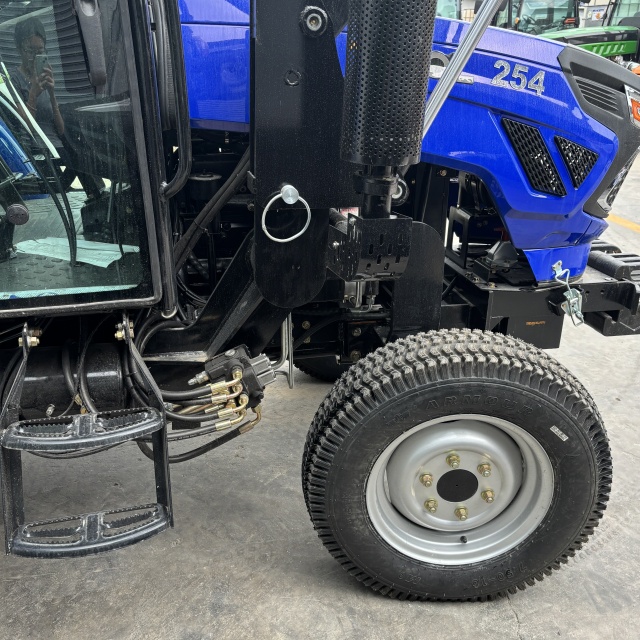 Agricultural Wheel 4wd 25hp Tractor Grass Tire with Front Loader