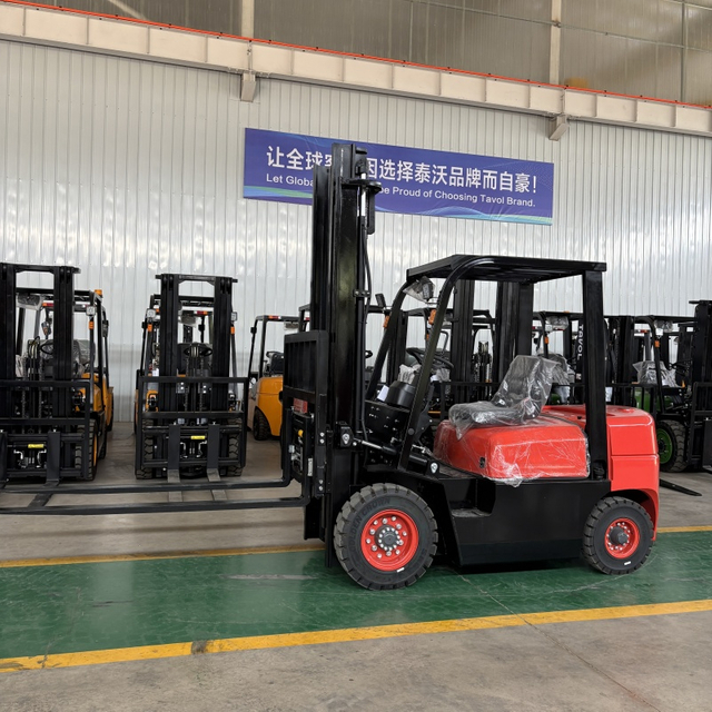 Tavol Warehouse Price Diesel Forklift 2T Diesel Forklift