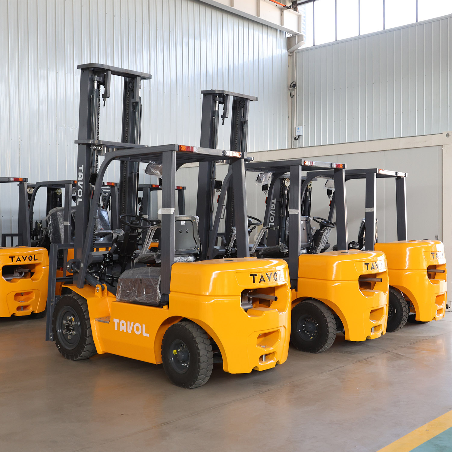 Tavol Diesel Forklift Comes with 3T Load Capacity 