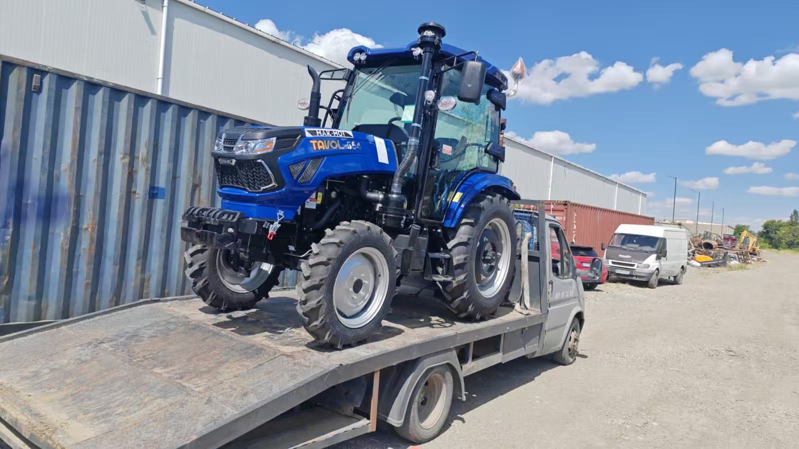 Tavol Tractor 1 (1).jpg
